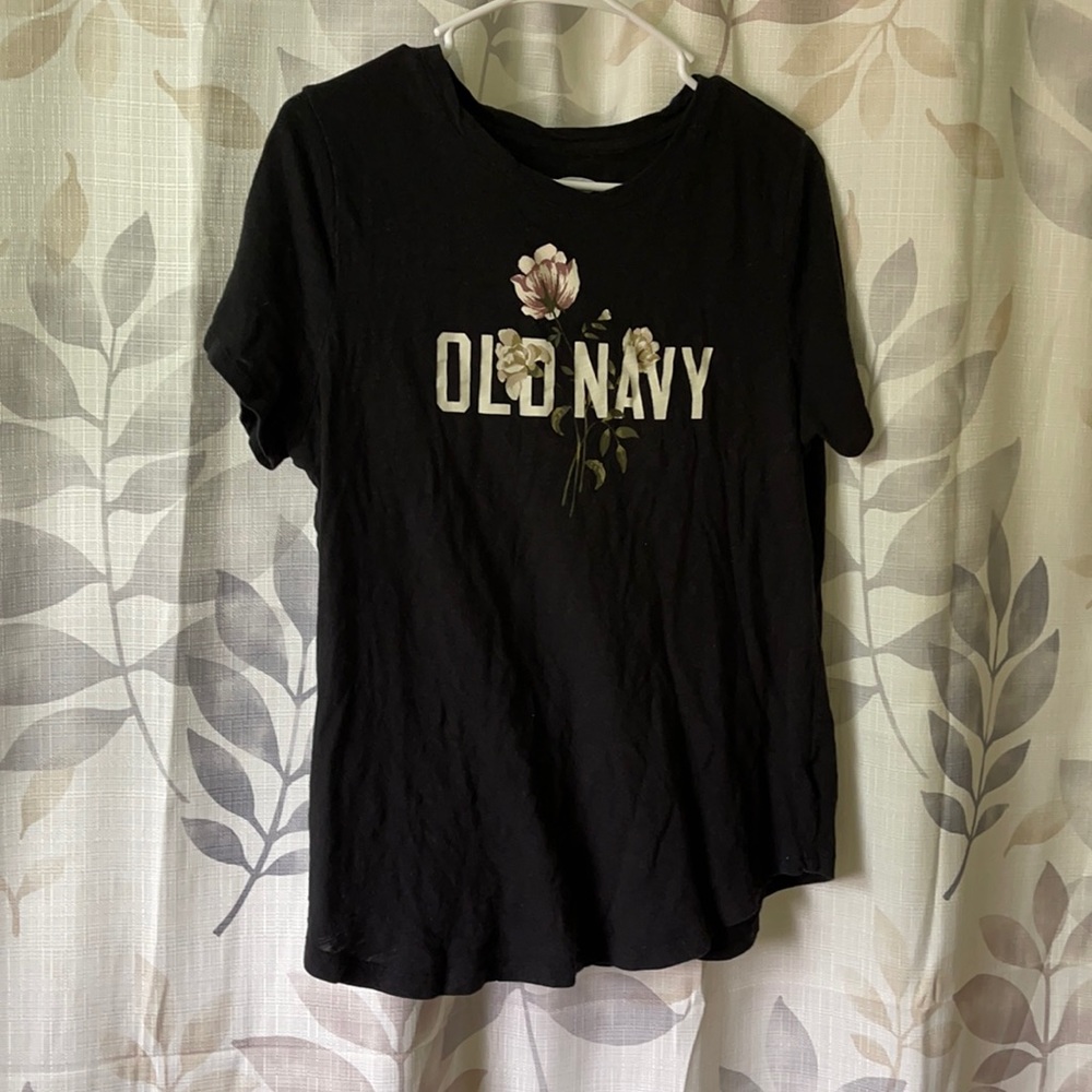 Women’s Graphic T.